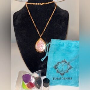 Aromatherapy Locket with Essential Oil